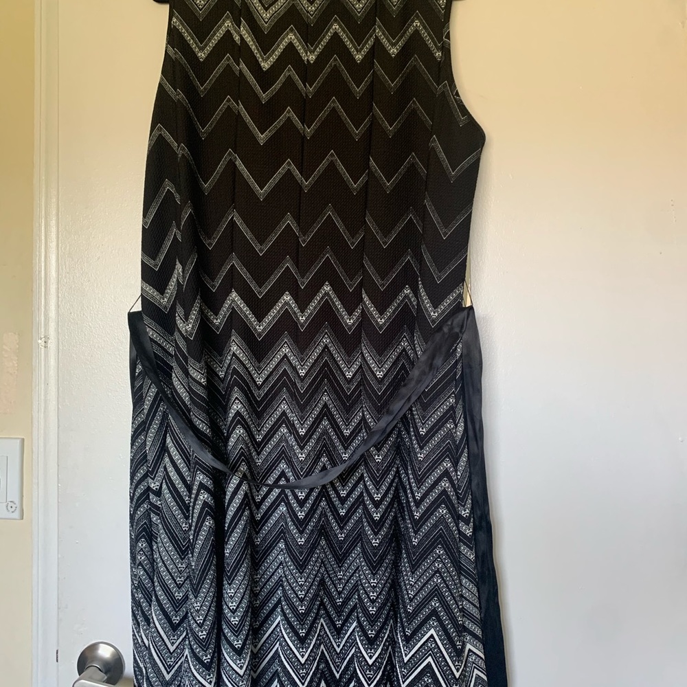 Zigzag patterned dress